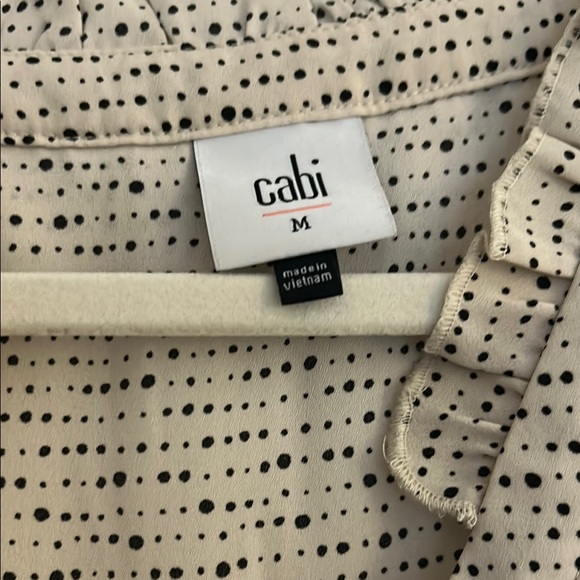 Chic Cream Sleeveless Top - Picture 2 of 3